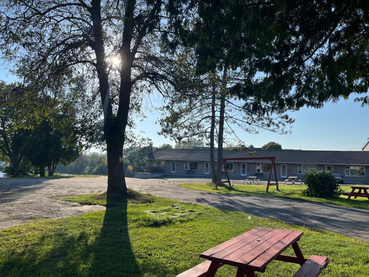 Old Mill Motel Blind River Esterno foto